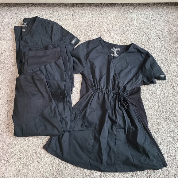 Maternity Scrubs - Picture 1 of 3